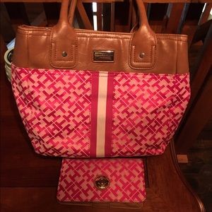 Tommy Hilfiger Purse & Wallet Bundle