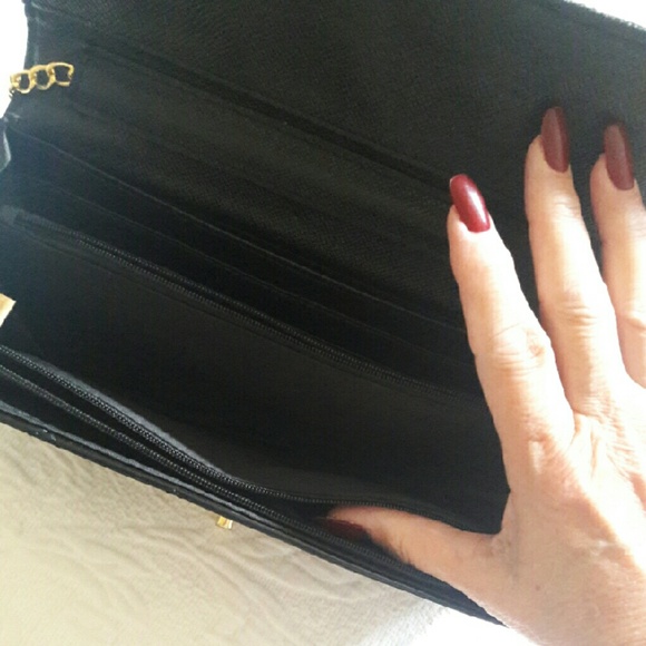 Purse - Picture 2 of 2