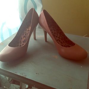 Jessica Simpson heels