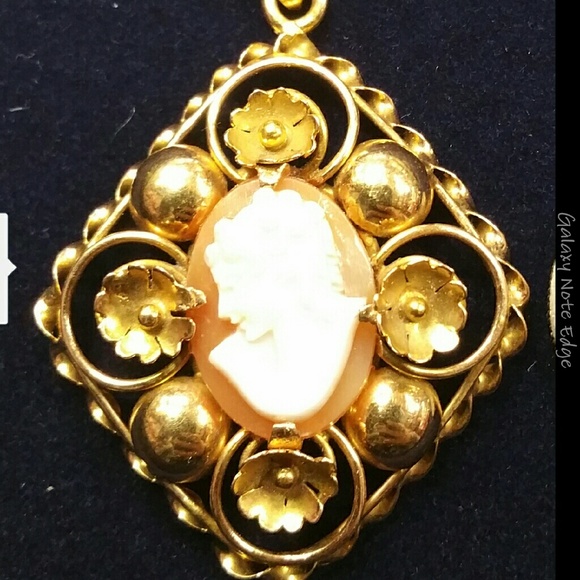 21k cameo pendant