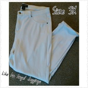 White Jeggings With Cuffed Bottom NO OFFERS