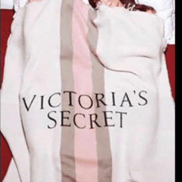 NEW VICTORIAS SECRET BLANKET