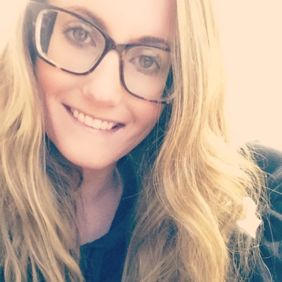 Meet your Posher, Katy - Picture 1 of 1