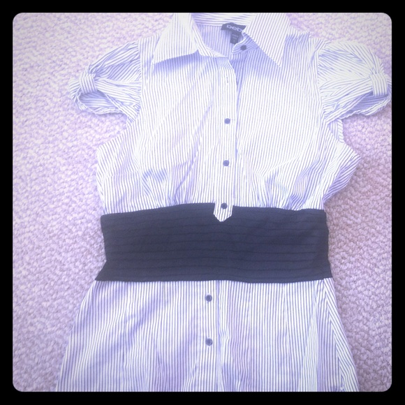 Bebe Dress shirt can
