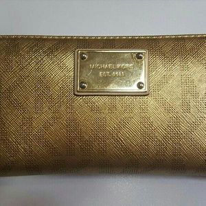 AUTHENTIC Michael Kors Wallet