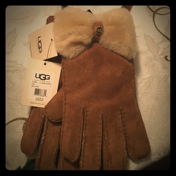 Women's authentic UGG gloves
