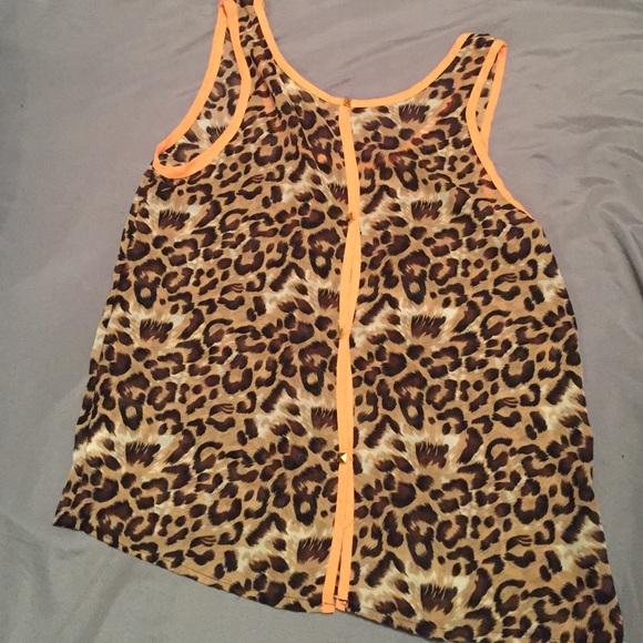 Leopard print top - Picture 2 of 4