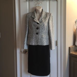 Le Suit Pantsuit Size 6P