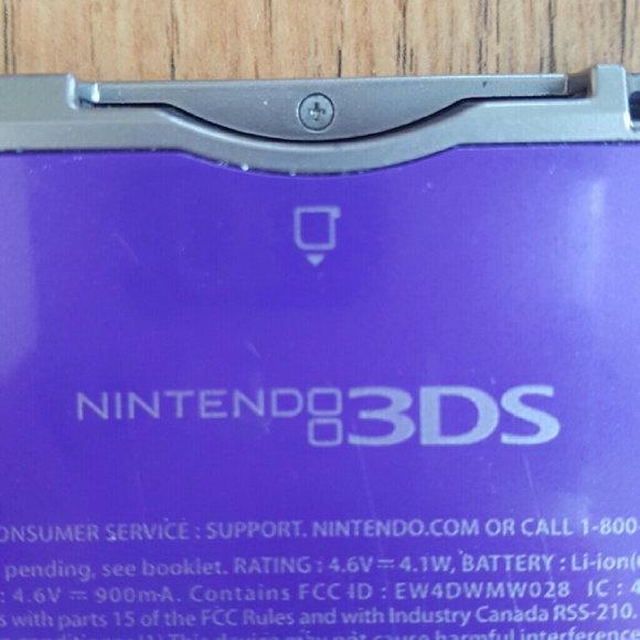 Nintendo 3DS purple - Picture 3 of 4