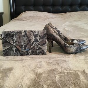 Snake skin pumps with matching clutch