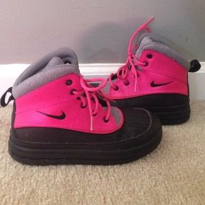 Girls nike rain/winter boots. Size 2