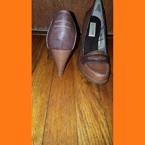 Shoes - Picture 2 of 3