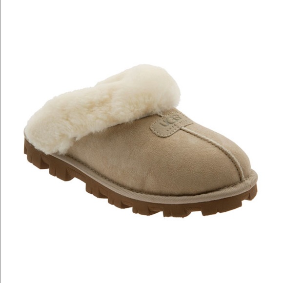 NWT cream ugg slippers