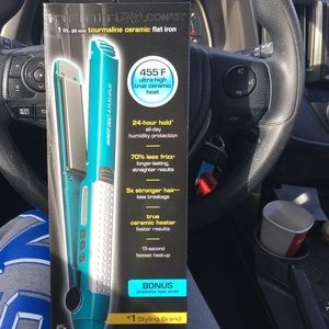 CONAIR Infiniti Pro Hair straightener