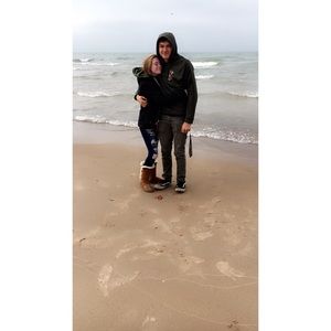 Meet your Posher, Caitlin