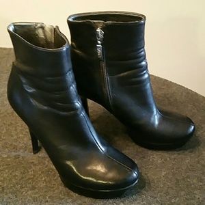 Guess boots