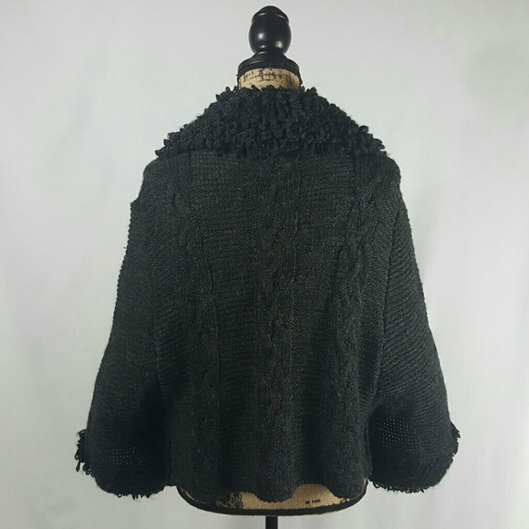 Beautiful "II SISTERS" Batwing Sweater - Picture 2 of 3