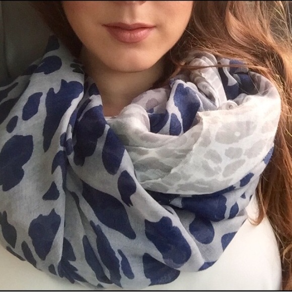 Navy Ombré Leopard Scarf - Picture 2 of 4