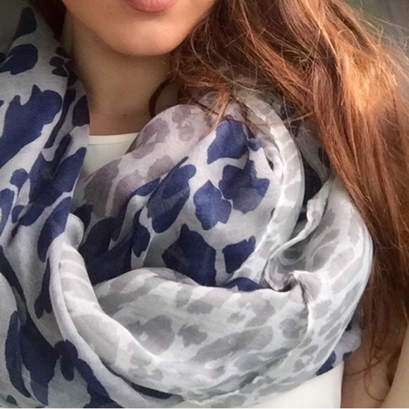 Navy Ombré Leopard Scarf - Picture 3 of 4