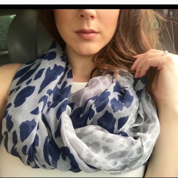 Navy Ombré Leopard Scarf - Picture 4 of 4