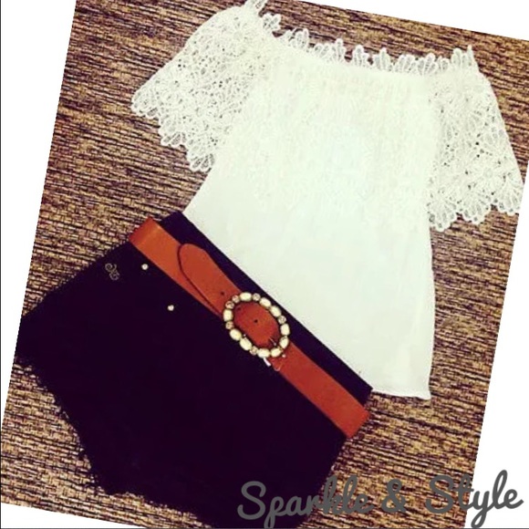 ✨Essential cream lace top✨ - Picture 2 of 5