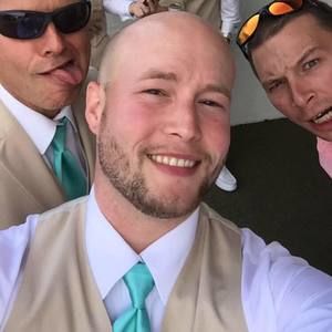 Meet your Posher, Dustin