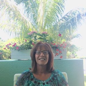 Meet your Posher, Jeannette