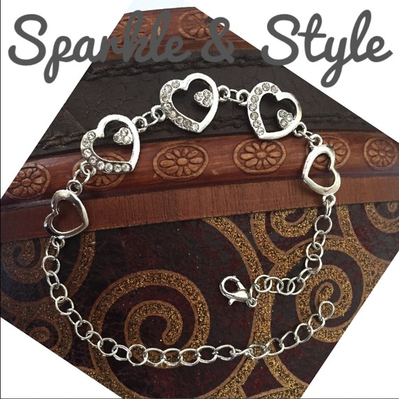 ✨New Silver Hearts Bracelet✨ - Picture 2 of 2