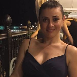 Meet your Posher, Assya