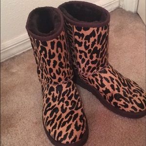 Cheetah uggs!