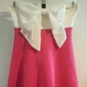 NWOT Charlotte Russe Pink & White Peplum Top XS