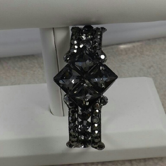 Hematite Clasp Bracelet w/Smoked Crystals