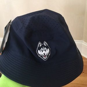 UConn bucket hat Nike dri-fit
