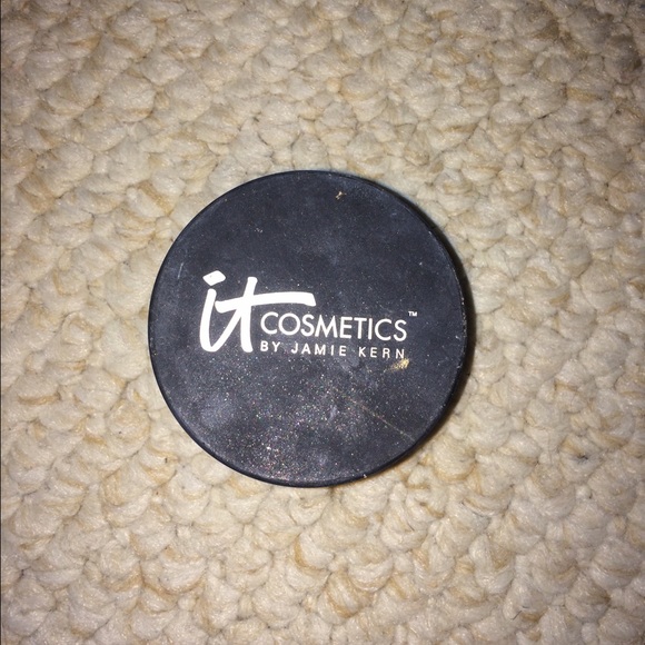 It Cosmetics Bye Bye Pores in Translucent