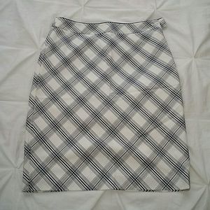 White House Black Market size 10 plaid skirt