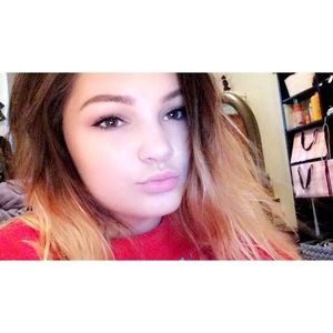 Meet your Posher, Thea