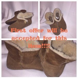 Low-cut Tan Uggs, Girls size 3