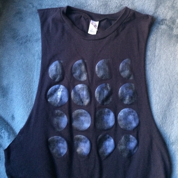 Moon 🌙 Phases Tank - Picture 4 of 4