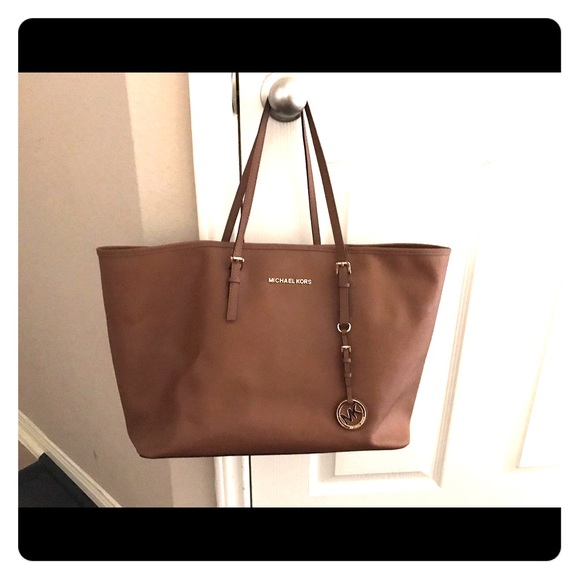 Michael Kors jet set travel set