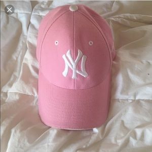 Yankees hat! Light pink.