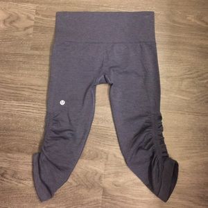 Lululemon crop navy pant size 4