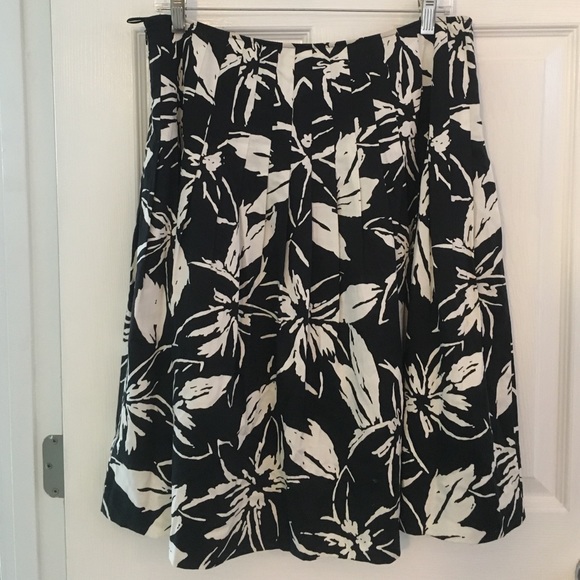 Black and white floral pleated skirt.