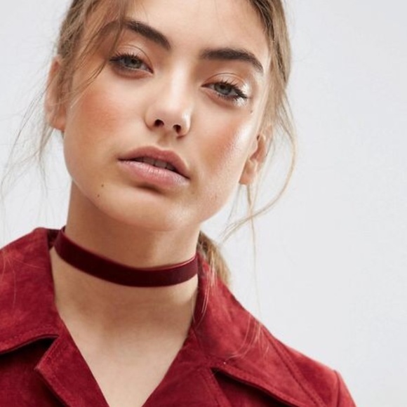 ✨NWT Red Velvet Choker!✨