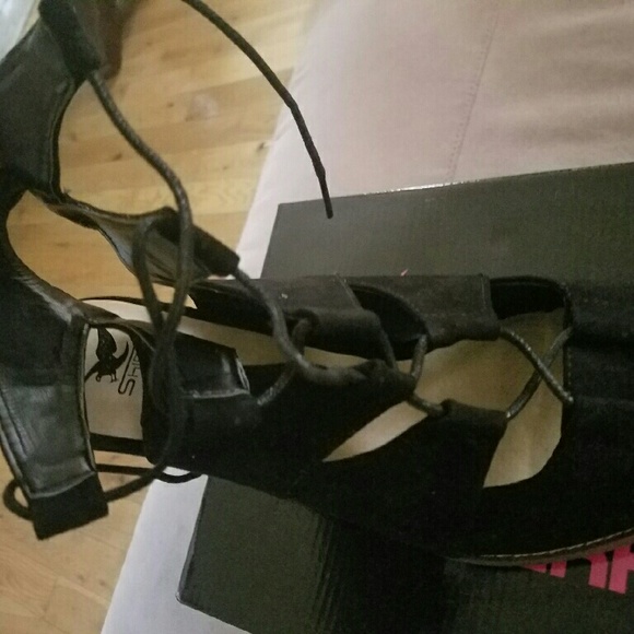 Sale!!!!!! Heels!!!8 - Picture 2 of 4