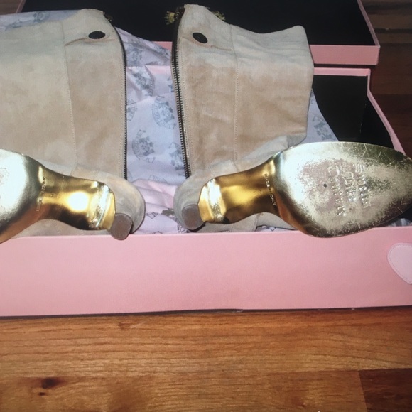 Juicy couture tan suede boots size 9 - Picture 4 of 4