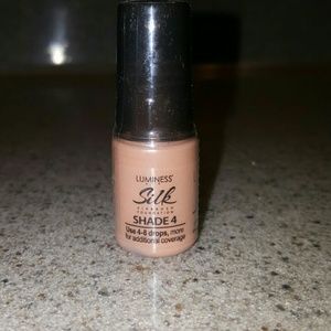Luminess .25 fl oz. Shade 4 (sealed)