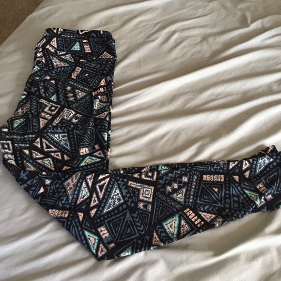 Gorgeous Aztec Geometric Print LLR TC Leggings