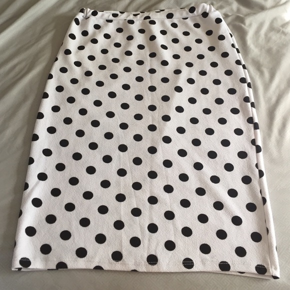 Adorable White with black polka dots Pencil Skirt