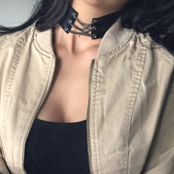 Velvety XX Chain Choker - Picture 3 of 3
