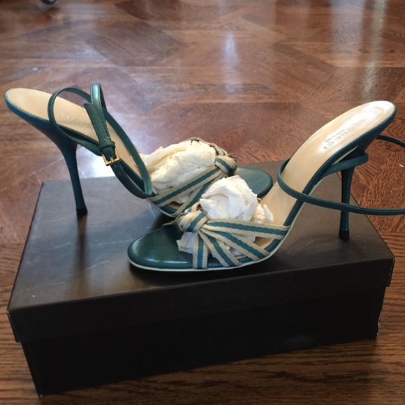 Authentic GUCCI - Picture 4 of 4